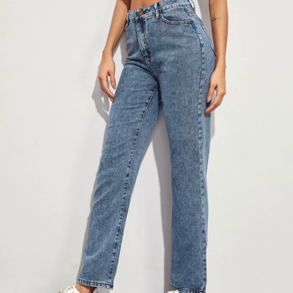 never worn mom jeans✨